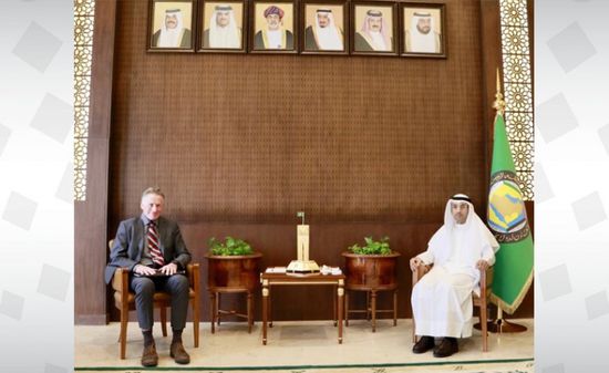 الحجرف يؤكد لبيري مساندة "التعاون الخليجي" جهود السلام