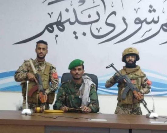 "العاصفة" تنفي تبعية مسلحي منصة البرلمان لقواتها