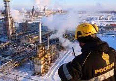 أوكرانيا تدعو لفرض حظر شامل على النفط الروسي