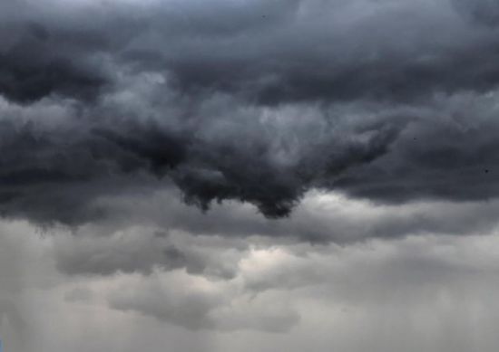 سحب منخفضة تزحف لشرق المهرة وحضرموت