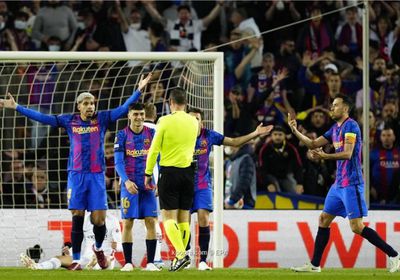 رئيس برشلونة يتحدث عن التعاقد مع ليفاندوفسكي