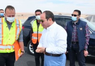 "السيسي" يقف على أعمال التطوير بعض الطرق في مصر