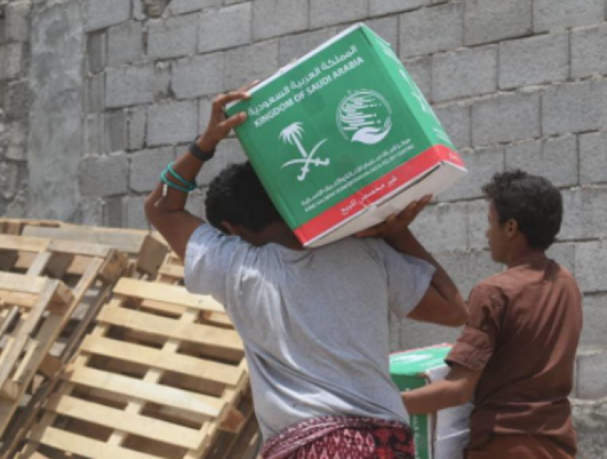 الخوخة تستقبل أكثر من 39 طن مساعدات غذائية سعودية