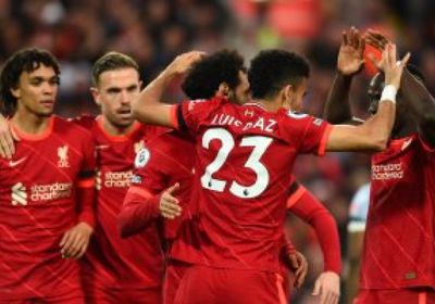 ليفربول يواصل مطاردة السيتي بالفوز على إيفرتون