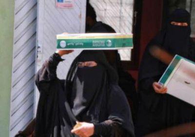 كراتين تمور لـ 28500 شخص في الشيخ عثمان