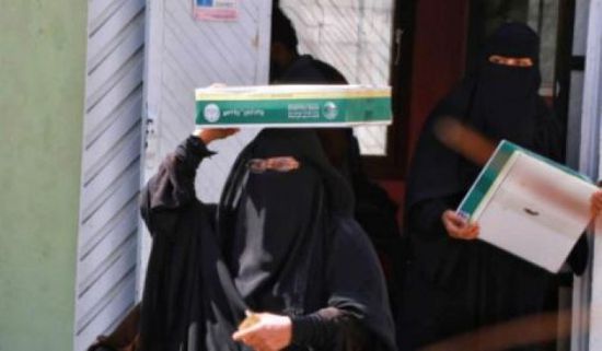 كراتين تمور لـ 28500 شخص في الشيخ عثمان