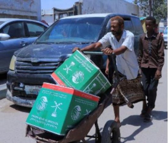 توزيع 333 سلة غذائية في دار سعد والبريقة