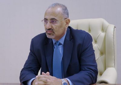 الزُبيدي يكشف أولويات "الرئاسي".. ويطرح خيارين على الحوثي