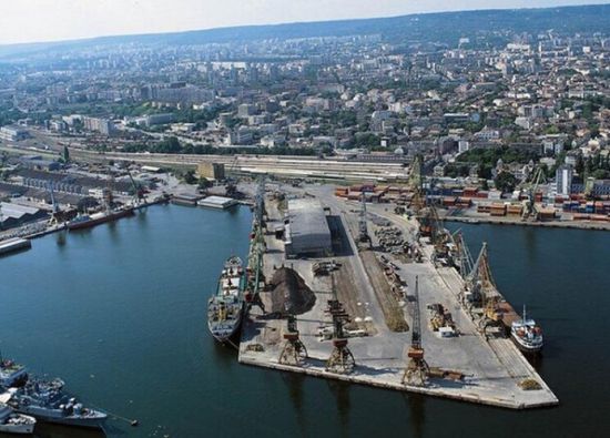 أوكرانيا تتوصل لاتفاق لنقل الحبوب عبر بلغاريا