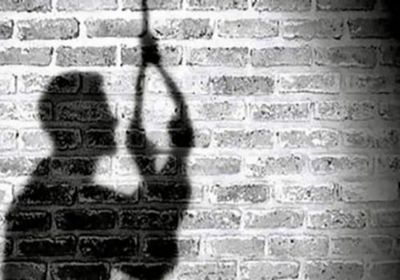 الرأس مفصولة عن الجسد.. انتحار صحفي مصري في ظروف غامضة