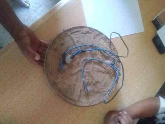 تفكيك لغم على طريق عام في لودر