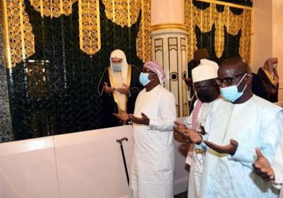 رئيس حكومة غينيا يزور المسجد النبوي