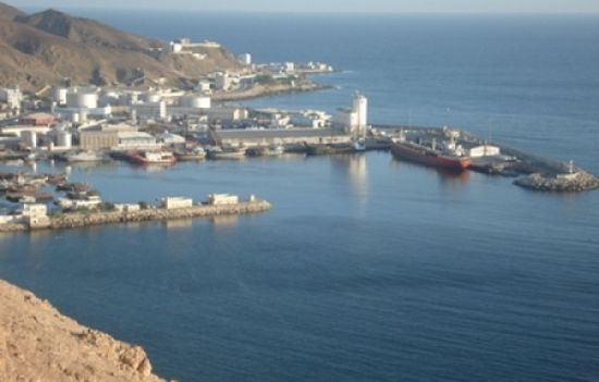 ميناء المكلا يستقبل شحنة إنسولين دنماركية