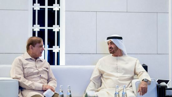 بن زايد يلتقي رئيس وزراء باكستان بأبوظبي