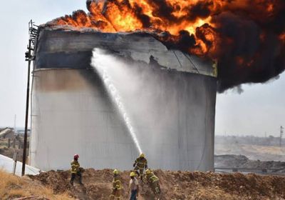 اندلاع حريق في خزانات وقود بمصفاة للنفط بأربيل