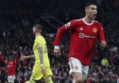 بثلاثية نظيفة مانشستر يونايتد يهزم برينتفورد