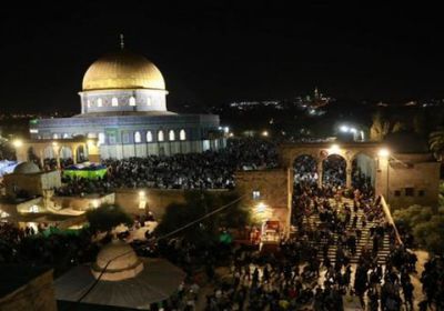 إسرائيل تمنع رفع أذان العشاء بالمسجد الأقصى