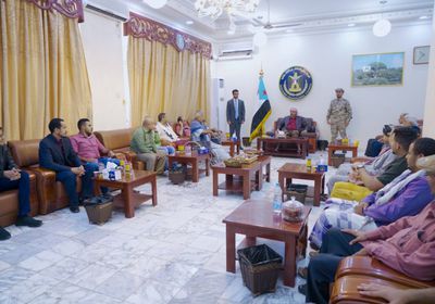 خلال استقبال وفود شعبية.. الرئيس الزُبيدي: إنجاز مهامنا للوصول لبر الأمان