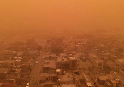 العواصف الترابية تسيطر على أجواء العراق وتخلف مئات المصابين