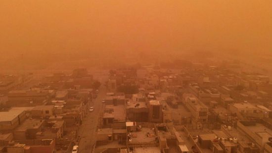 العواصف الترابية تسيطر على أجواء العراق وتخلف مئات المصابين