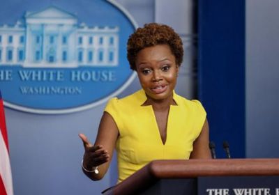 بايدن يختار كارين جان متحدثة باسم البيض الأبيض.. أول سمراء تشغل المنصب