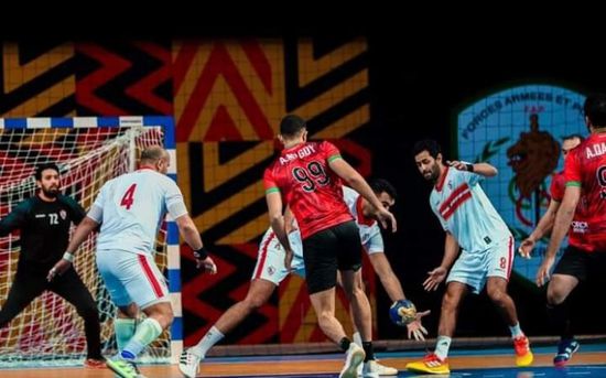 يد الأهلي يتوج بكأس السوبر الأفريقية على حساب الزمالك