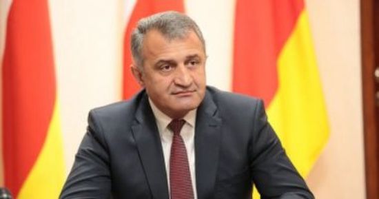 رئيس أوسيتيا الجنوبية أناتولي بيبيلوف يعترف بهزيمته بالانتخابات