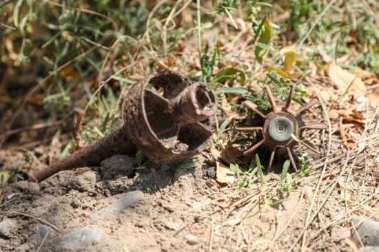 4 جرحى في انفجار مقذوف حوثي بالحديدة