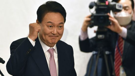 يون سوك-يول يؤدي اليمين الدستورية رئيسًا لكوريا الجنوبية