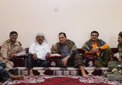 سالم السقطري يوجه بحماية السلاحف من الاصطياد الجائر