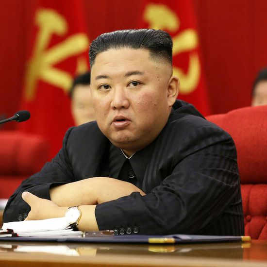 زعيم كوريا الشمالية يتعهد بالتغلب على كورونا