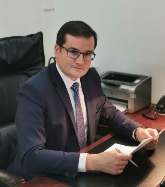 السفير الروسي يدعو لفتح مطار صنعاء وتخفيف المعاناة