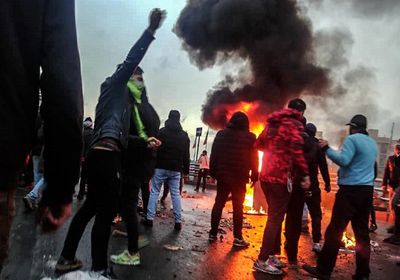 انقطاع الإنترنت في 6 محافظات إيرانية بعد احتجاجات شعبية