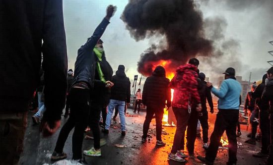 انقطاع الإنترنت في 6 محافظات إيرانية بعد احتجاجات شعبية