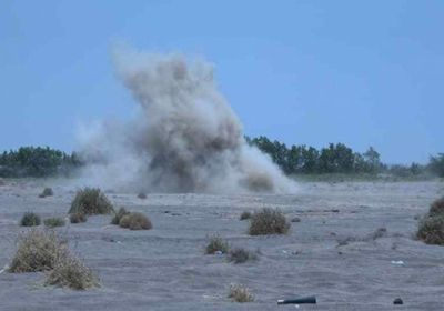 مصرع طفل وإصابة والديه بقصف حوثي على تعز