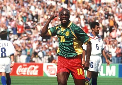 أسطورة كرة القدم الكاميرونية مبوما يعلن إسلامه وهذا اسمه الجديد