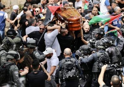 بلينكن يستنكر تعامل الشرطة الإسرائيلية أثناء جنازة "أبو عاقلة"