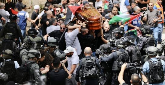 بلينكن يستنكر تعامل الشرطة الإسرائيلية أثناء جنازة "أبو عاقلة"