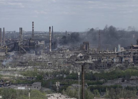 القوات الروسية تواصل قصف مصنع "آزوفستال"