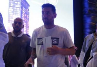 فريق باريس سان جيرمان يتفقد ملاعب كأس العالم بالدوحة