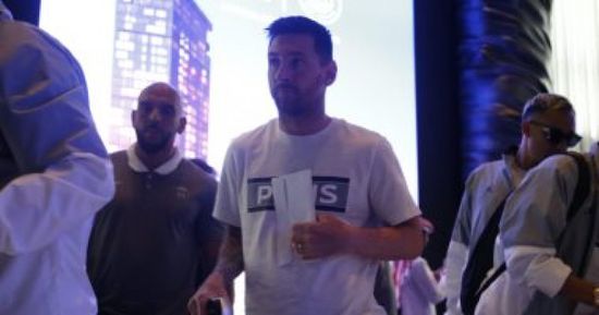 فريق باريس سان جيرمان يتفقد ملاعب كأس العالم بالدوحة