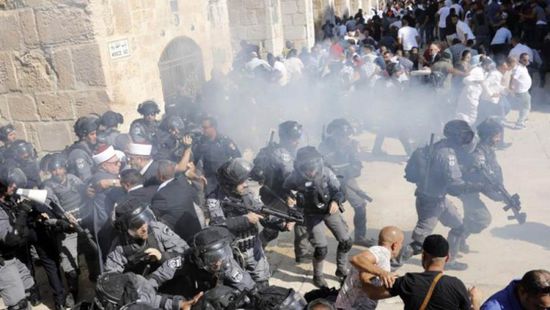 إصابة عشرات الفلسطينيين برصاص الشرطة الإسرائيلية بالقدس