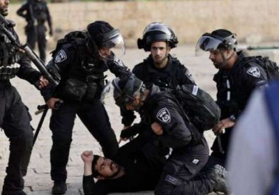 قوة إسرائيلية تعتقل 8 شبان من "حماس"