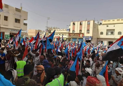 الآلاف يشاركون في إحياء ذكرى فك الارتباط بعتق