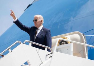 بايدن يغادر قاعدة أوسان الجوية متجها إلى اليابان