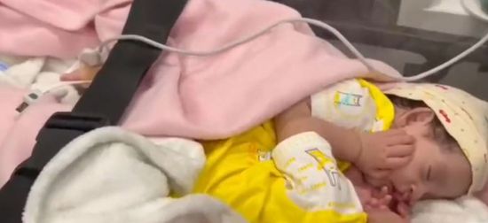 وصول التوأم السيامي مودة ورحمة إلى الرياض