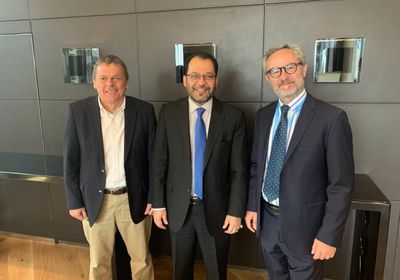 الكاف ينخرط بمباحثات مع سفيري أوروبا وألمانيا