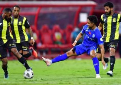 الهلال يصطدم بالاتحاد.. مواعيد مباريات اليوم الإثنين