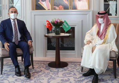 وزيرا خارجية السعودية وتركيا يبحثان العلاقات الثنائية