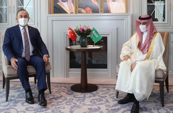 وزيرا خارجية السعودية وتركيا يبحثان العلاقات الثنائية